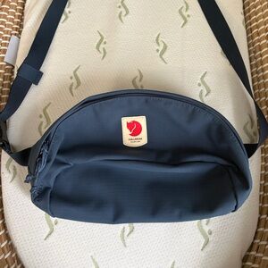 Fjallraven Navy Blue Crossbody/fanny pack nwot